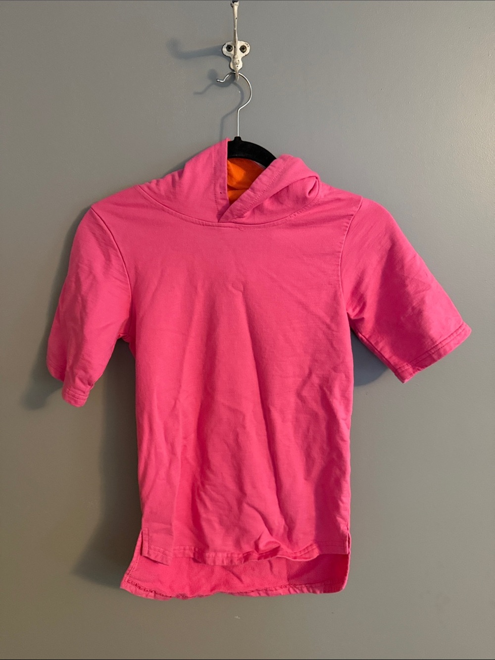 Kids Short-Sleeve Hooded Top in Bright Pink
